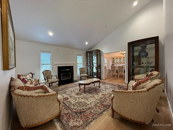 3rd image of 9 Terra Linda Ct