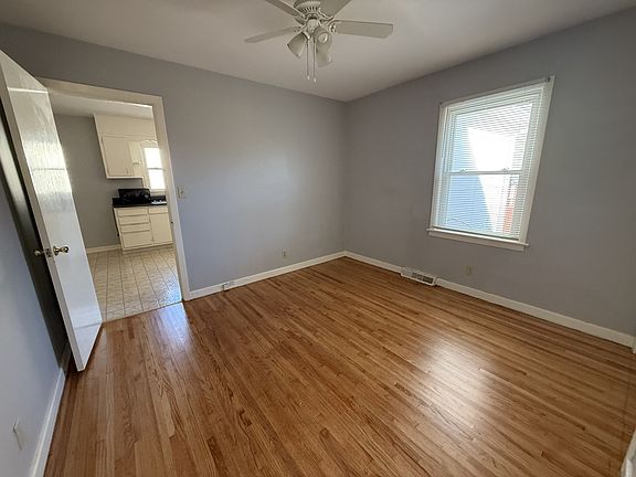 4th image of 512 Warner St NW