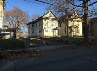 27 3rd Ave, Gloversville, NY 12078