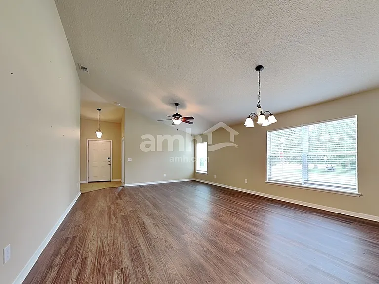 915 Branchwood Way — Photo 7