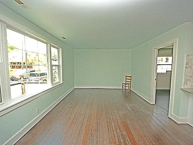 4 S Enston Ave — Photo 6