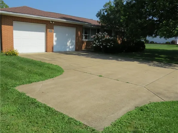 1165 Kensington Rd NE, Carrollton, OH 44615