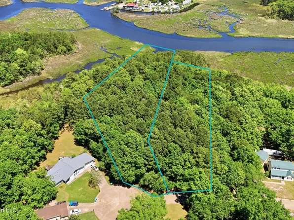 Sioux Bayou Dr, Gautier, MS 39553