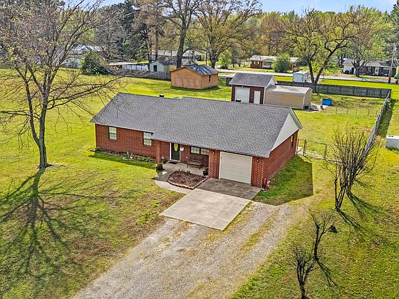 4th image of 116 Riley Ave