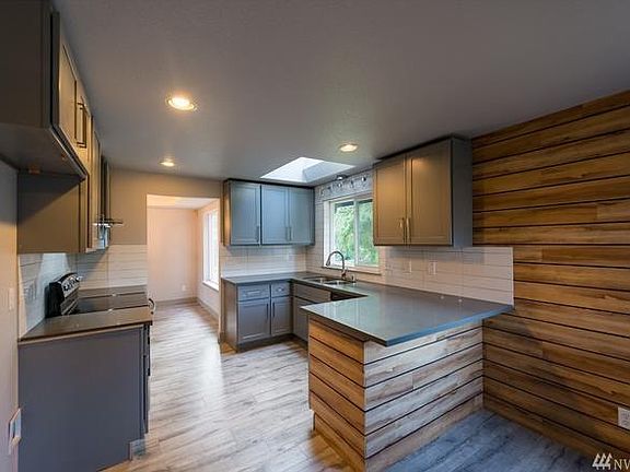 2nd image of 1708 Mount Rainier Blvd S