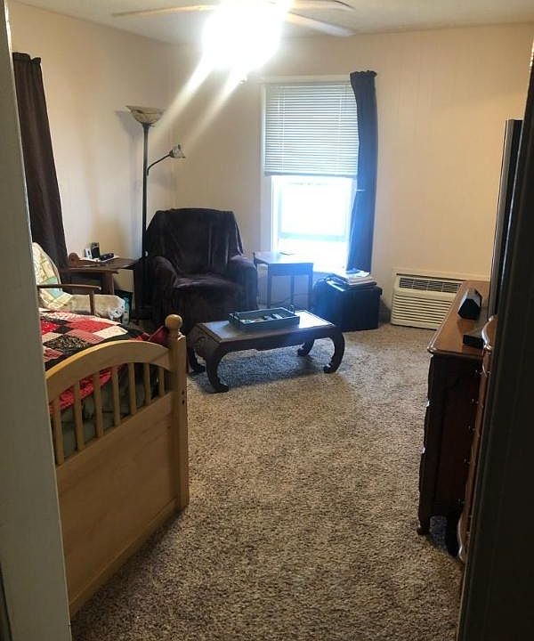 2nd image of 617 E Erie St #4