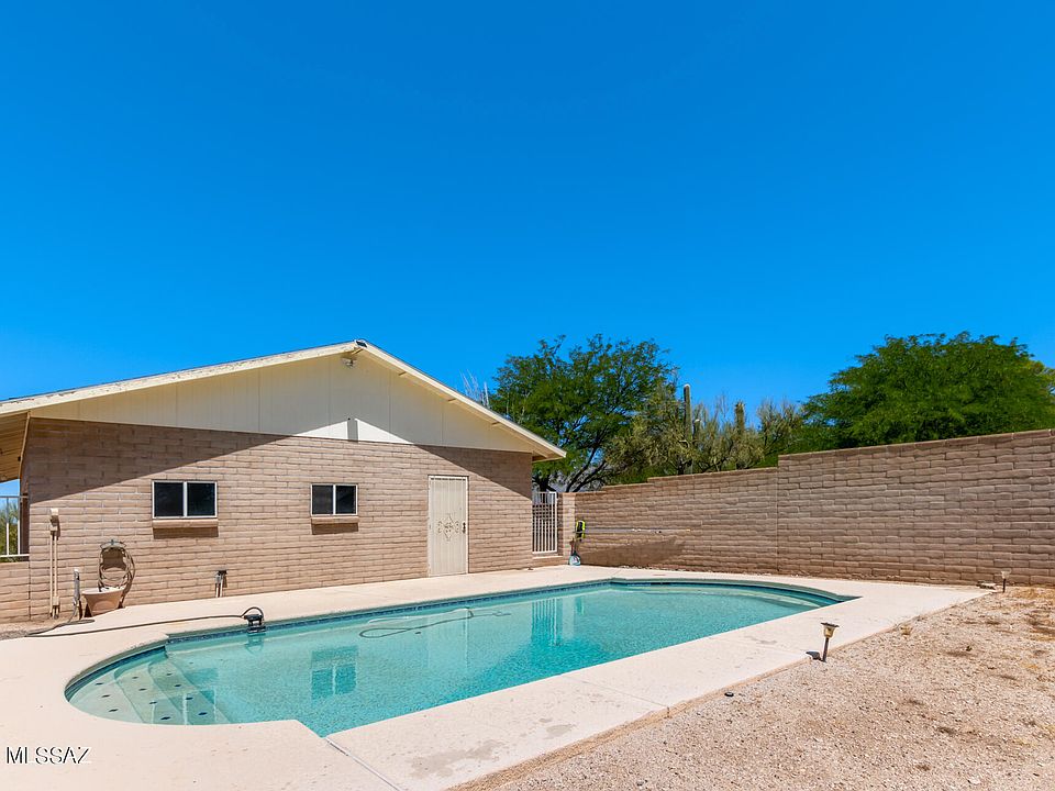 2nd image of 3862 N Gunnison Dr