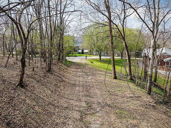 3rd image of 303 E Hill Rd