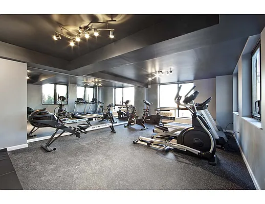 Rented by R New York | media 6