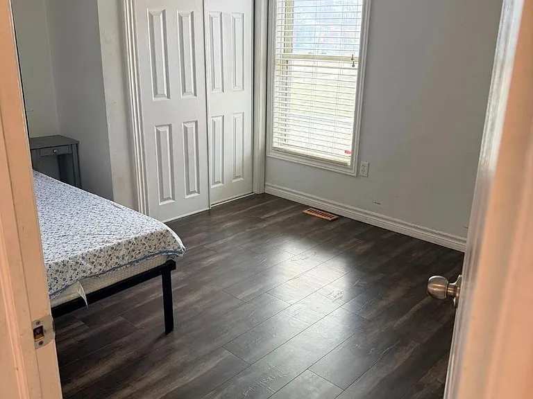 1150 Kipps Ln #UPPER — Photo 6