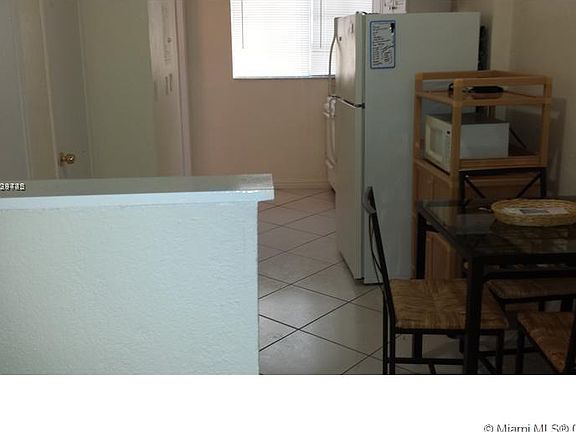 5th image of 7355 Byron Ave #13