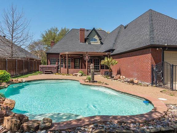 2nd image of 4317 Enchanted Oaks Dr