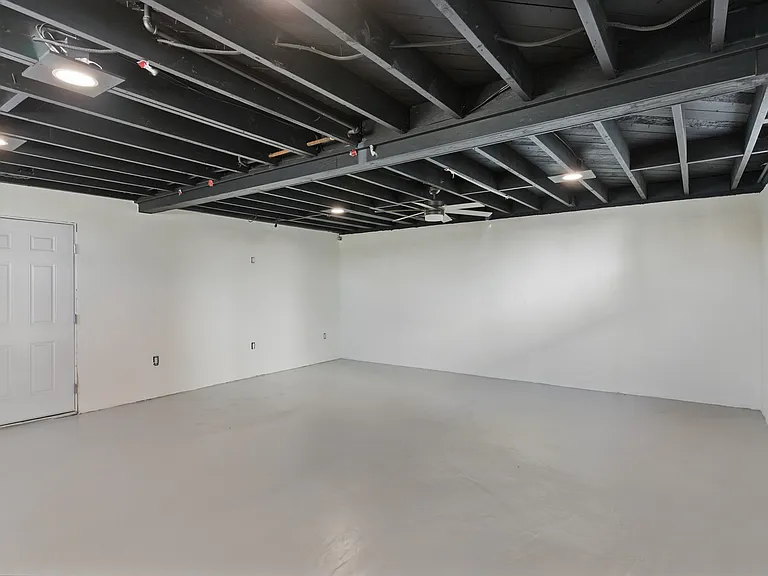 809 Water St — Photo 14