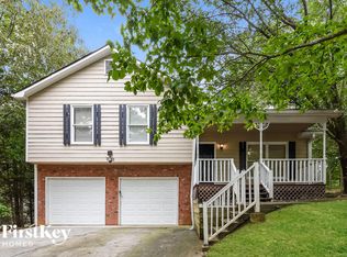 12 Peace Tree Ln, Rydal, GA 30171