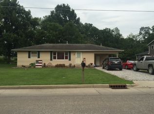 15 12th St NE, Linton, IN 47441