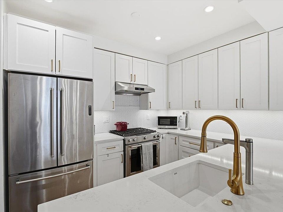 1st image of 219 Grand St APT 4A