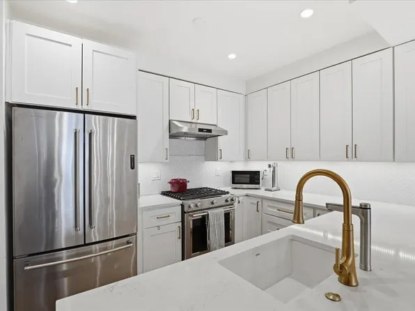219 GRAND ST #4A, Hoboken, NJ 07030