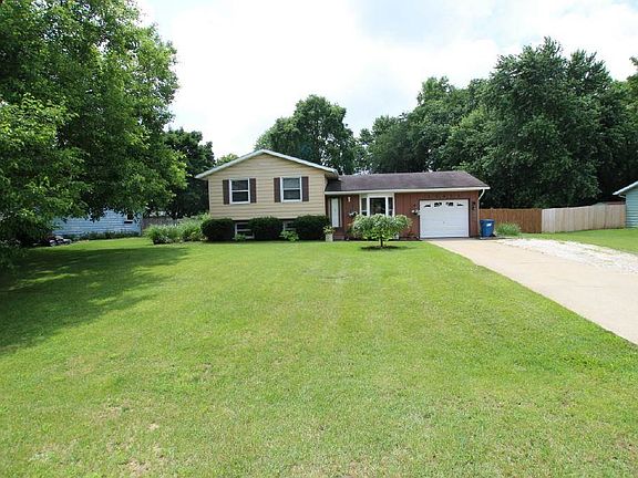 2nd image of 18422 Brewster Dr