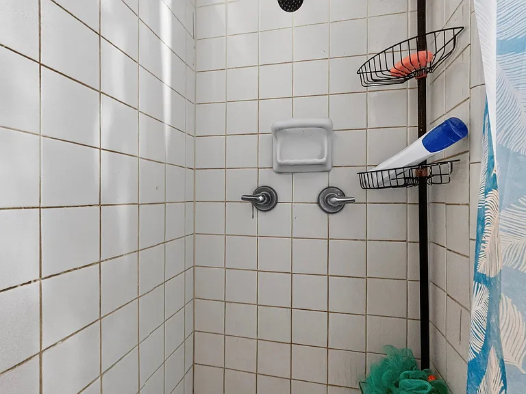 1514 Douglas Dr — Photo 34