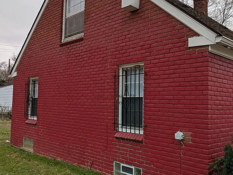 19930 Revere St — Photo 8