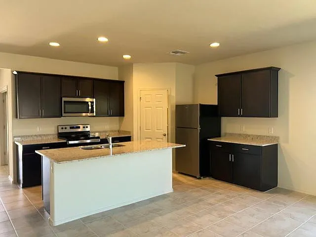 24593 W Verlea Dr — Photo 3