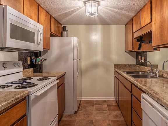 4th image of 510 E Gillespie St APT D21