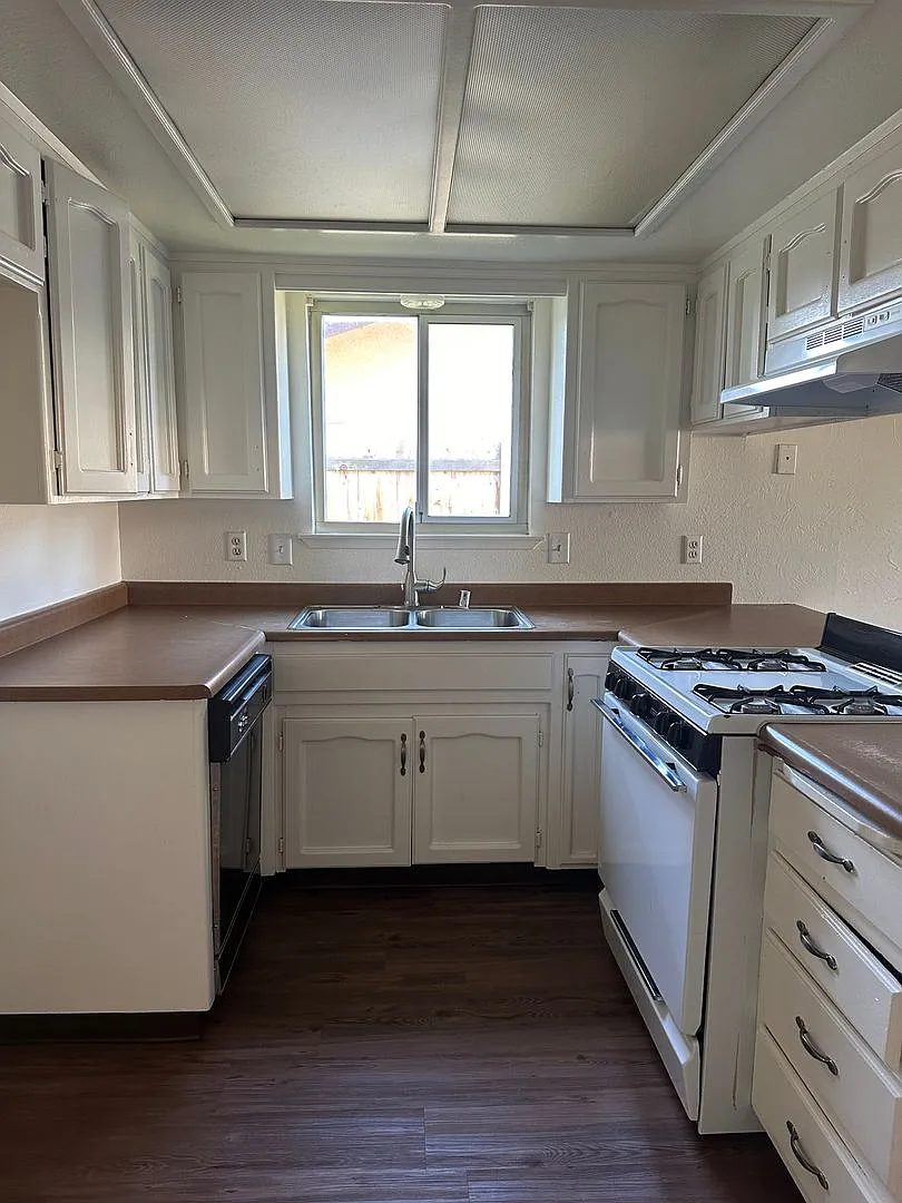 Great House for rent in Visalia! — Photo 2