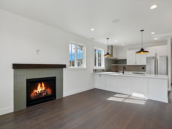 4th image of 19114 Trailhead