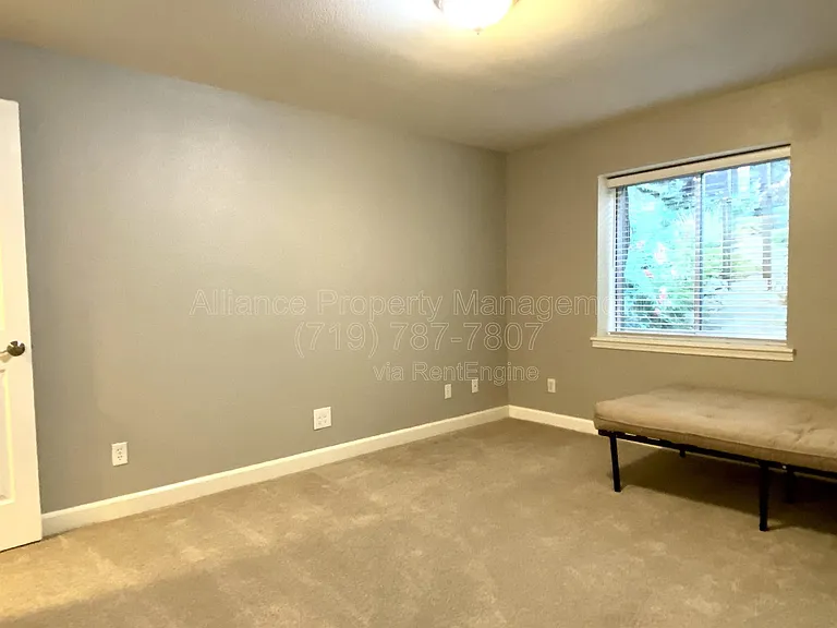 2825 Dristol Dr — Photo 35