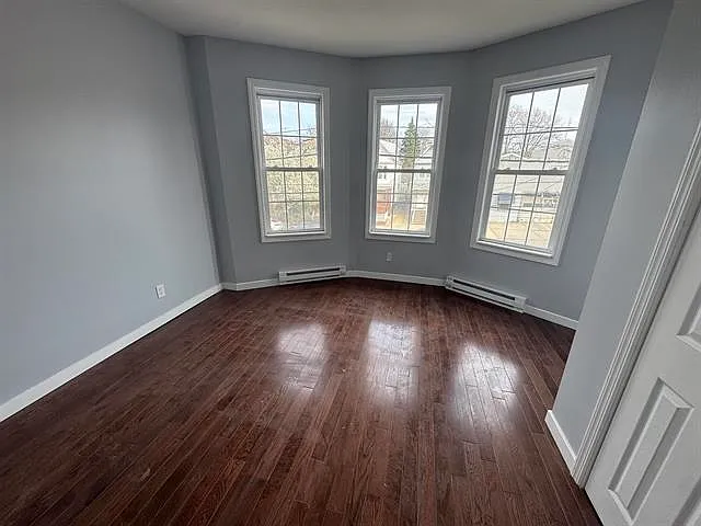 3 bed, 1.0 bath, $2,500 — Photo 4