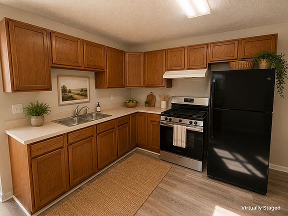 3rd image of 1307 E Market St #1