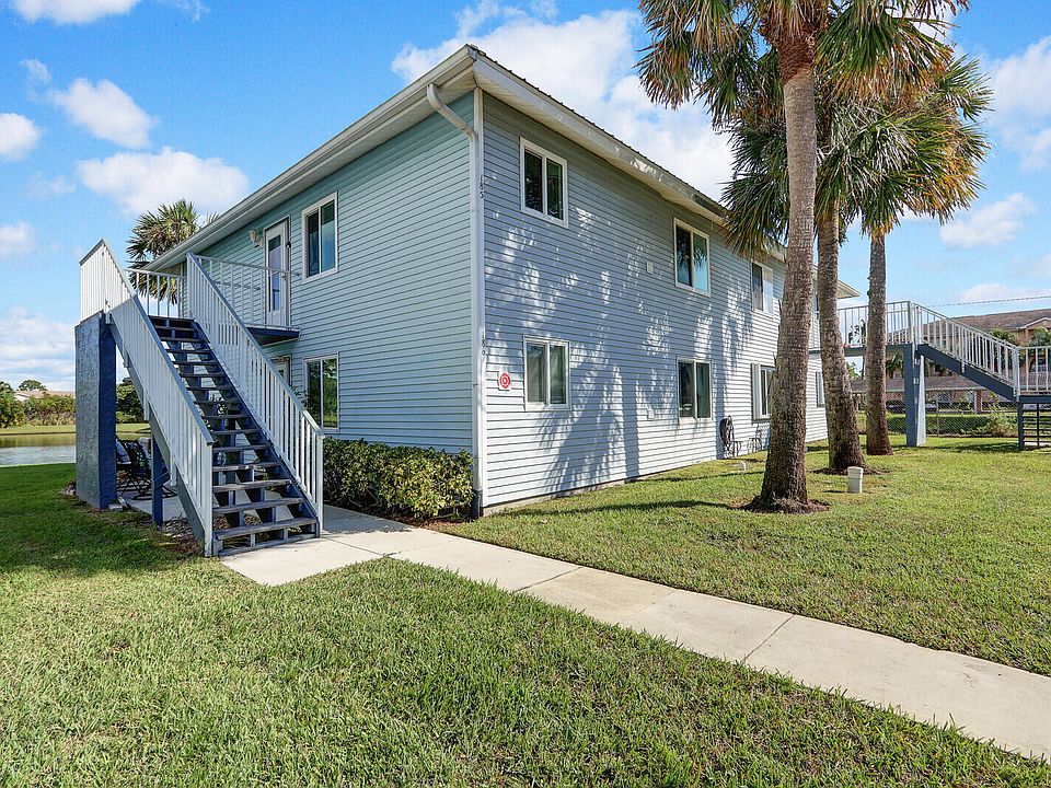 1st image of 186 SE Village Drive #186