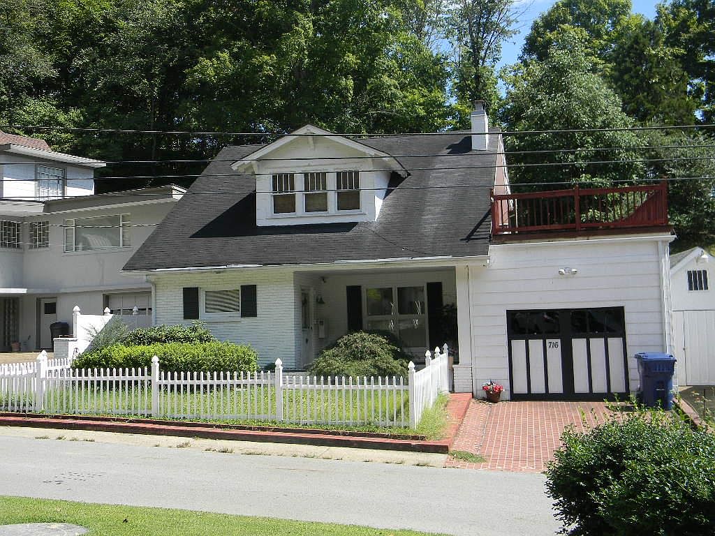 716 Court St, Paintsville, KY 41240 Zillow