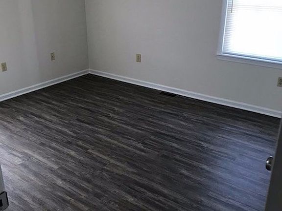 4th image of 110 Courthouse Rd APT J4
