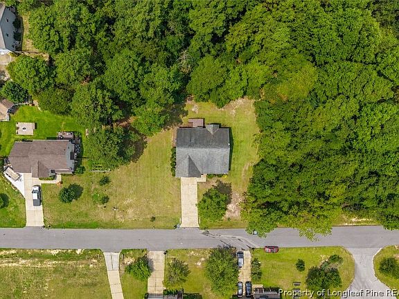 5th image of 235 Cobblestone Dr