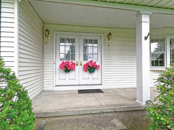 2nd image of 32 Pinewood Dr