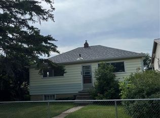 925 O Ave S, Saskatoon, SK S7M2S8