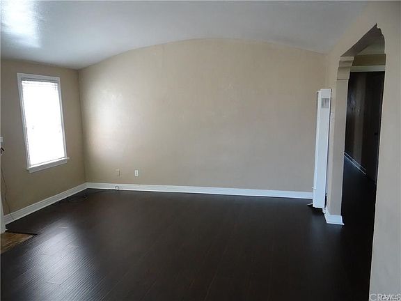 5th image of 1628 W 82nd St