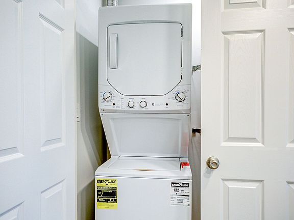 4th image of 950-956 W 10th Ave #950