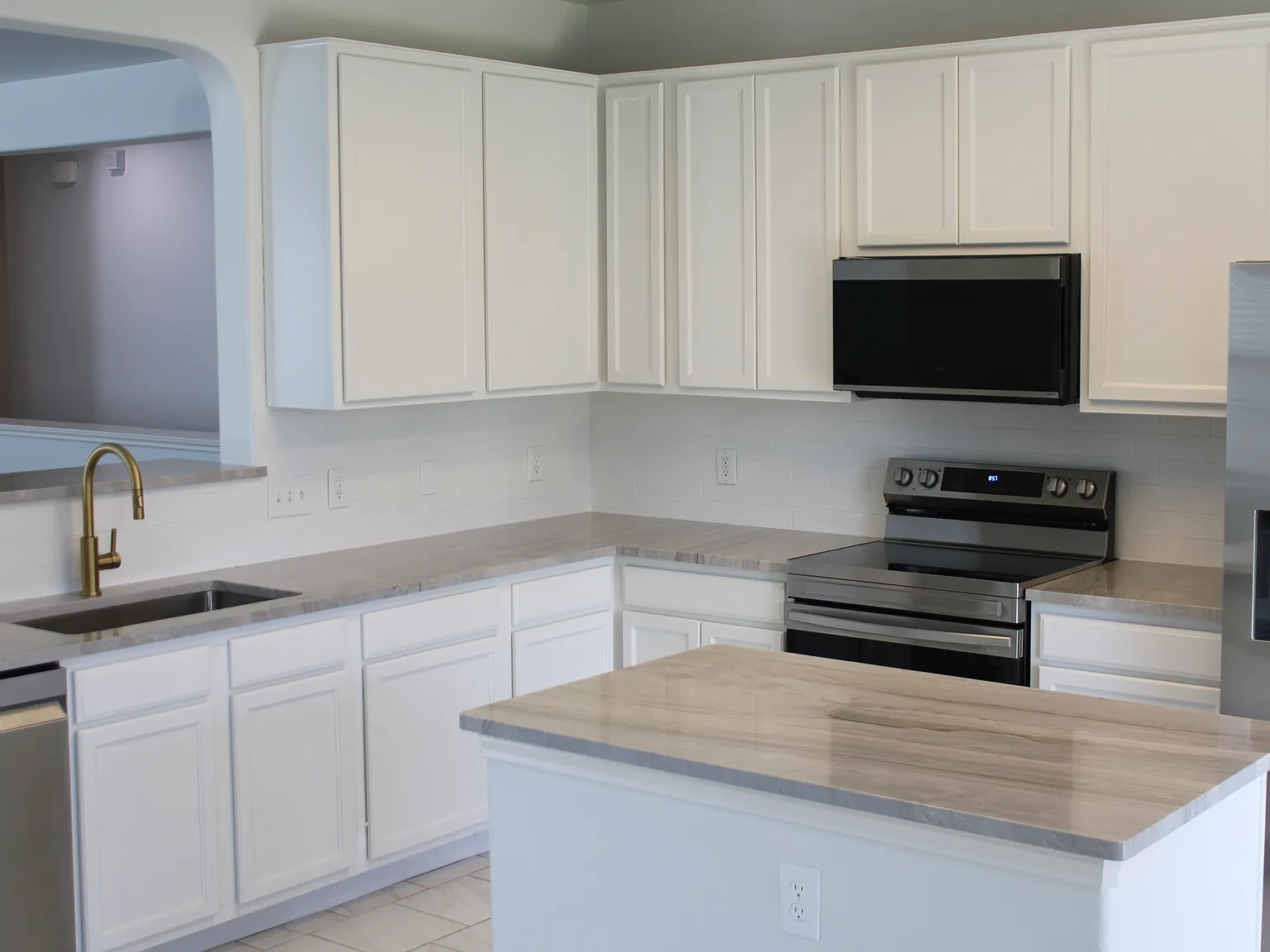 3 bed, 1725 sqft, $2,185 — Photo 4