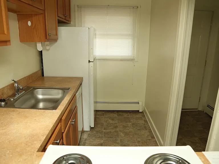 Gardenwood Apartments — Photo 13