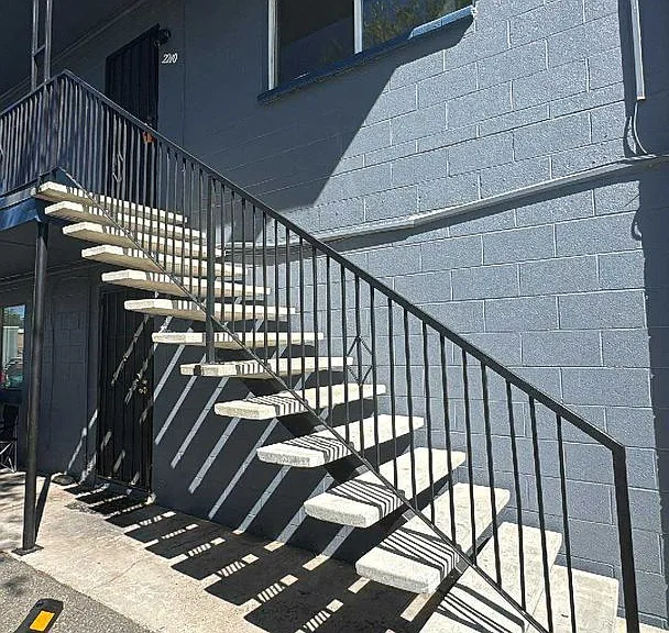 2200-2210 Patton Dr — Photo 2