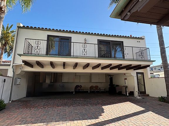 2nd image of 115 Avenida Miramar APT C