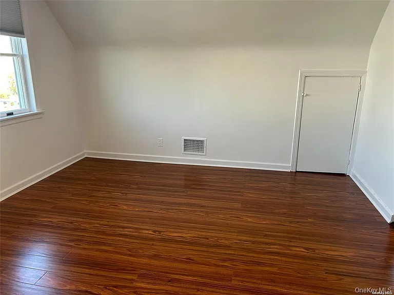 318 E Penn St — Photo 3