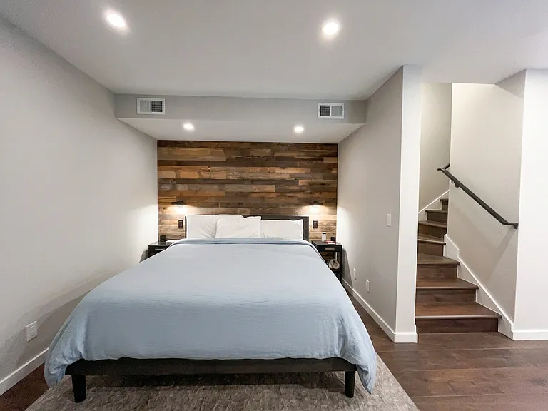 218 N French St — Photo 10