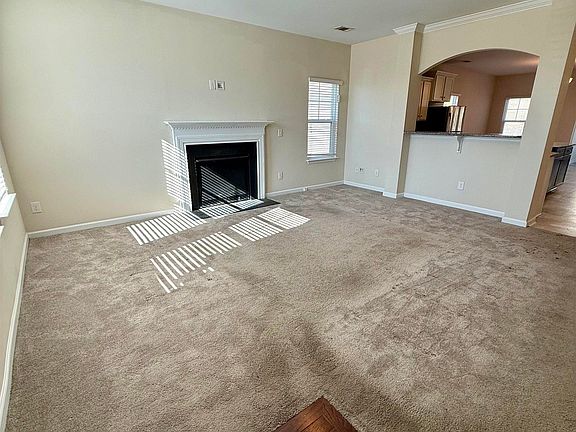 2nd image of 450 Lynnell Way
