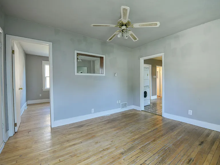 309 S Erie St — Photo 5