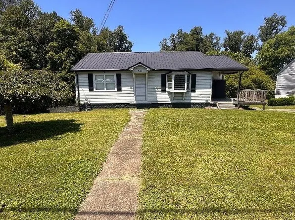 5966 E Pea Ridge Rd, Huntington, WV 25705