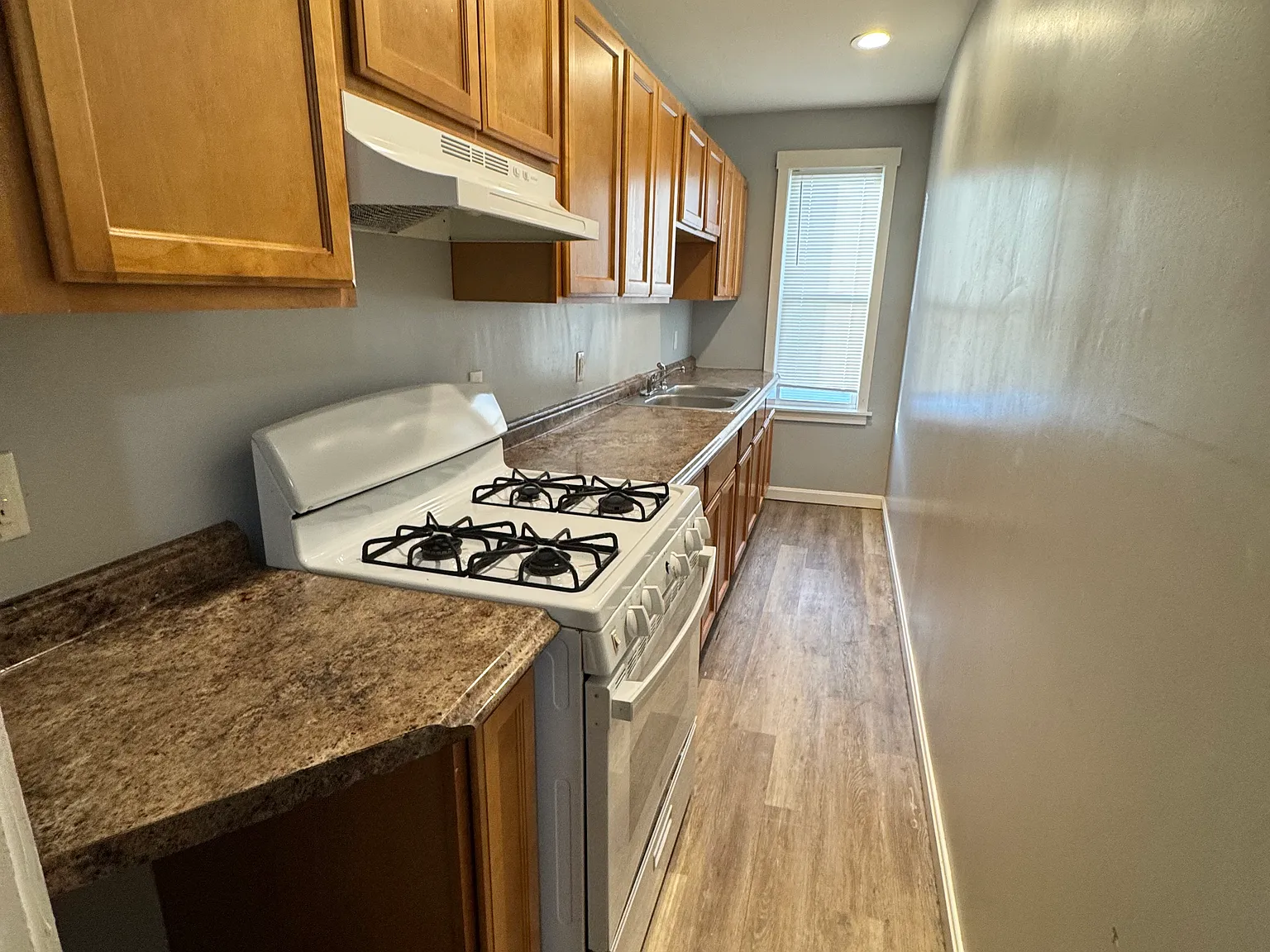 5 bed, 1700 sqft, $3,200 — Photo 1