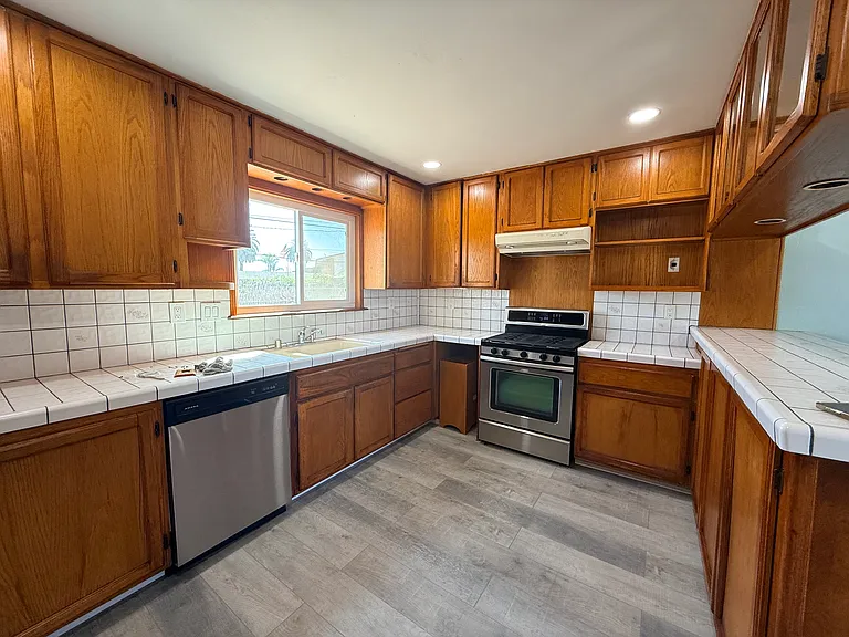 17530 Chestnut St — Photo 9